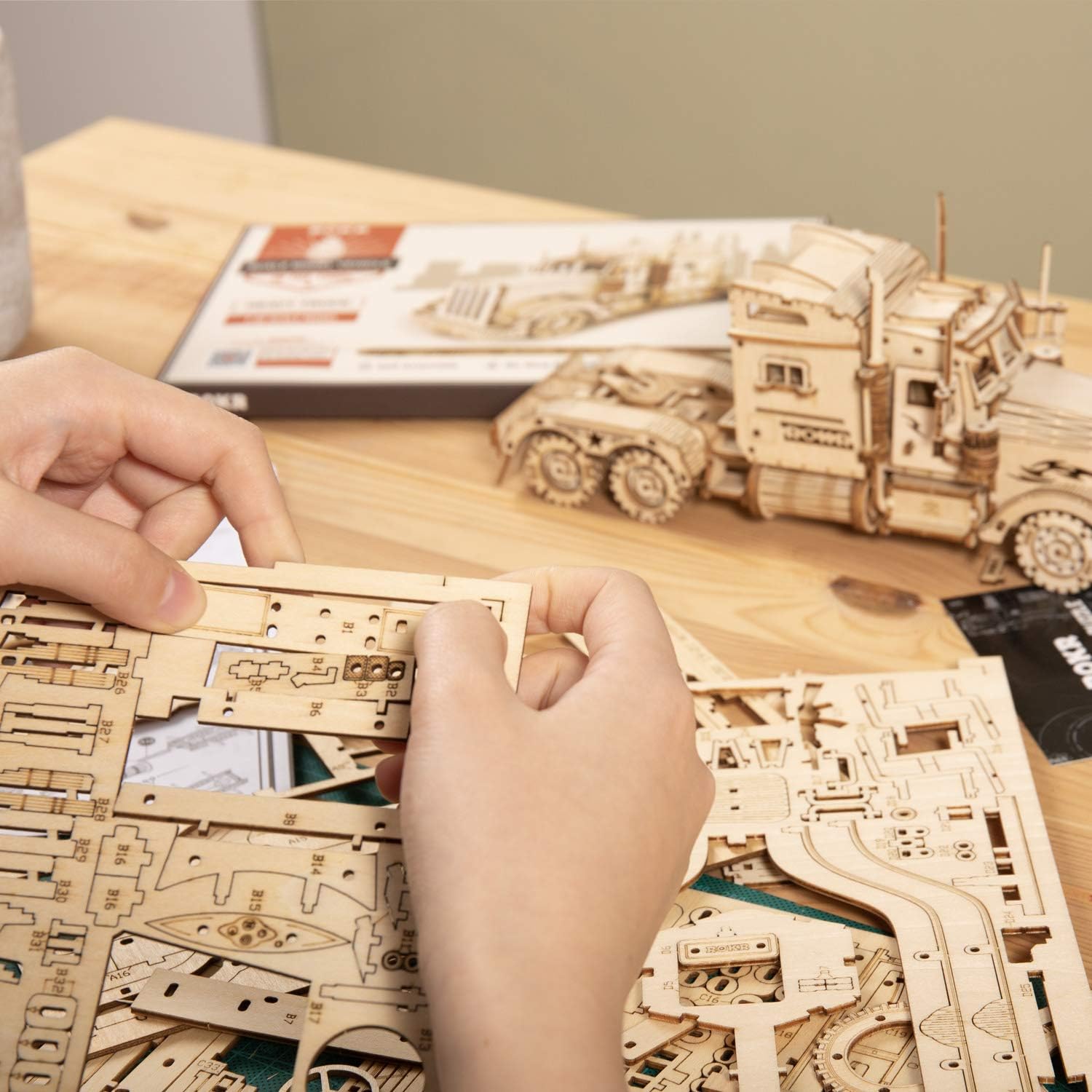 3D Wooden Puzzles Mechanical Models Kits (Heavy Truck) Pack of 2 F553