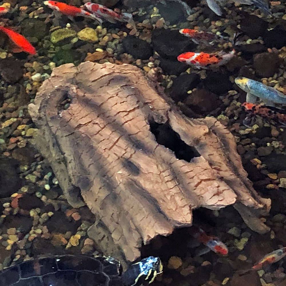 Faux Log Fish Cave O3793