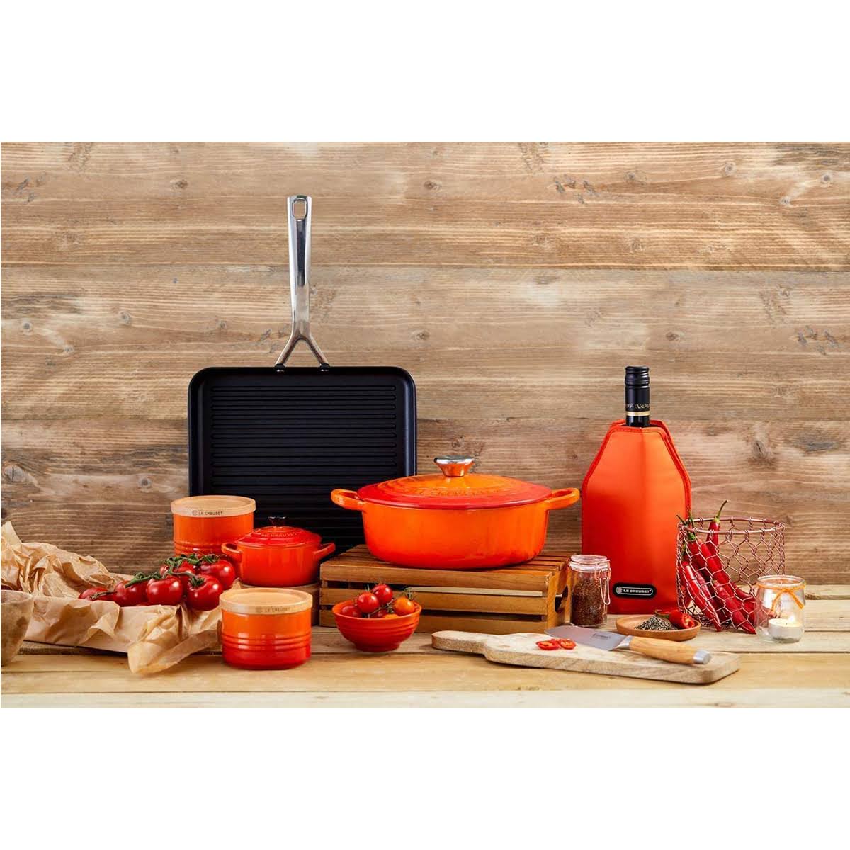 6.75-Quart Cast Iron Oval Dutch Oven Y238