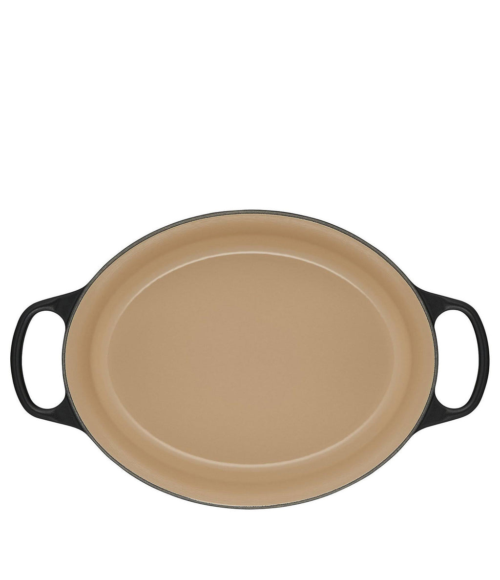 6.75-Quart Cast Iron Oval Dutch Oven Y238