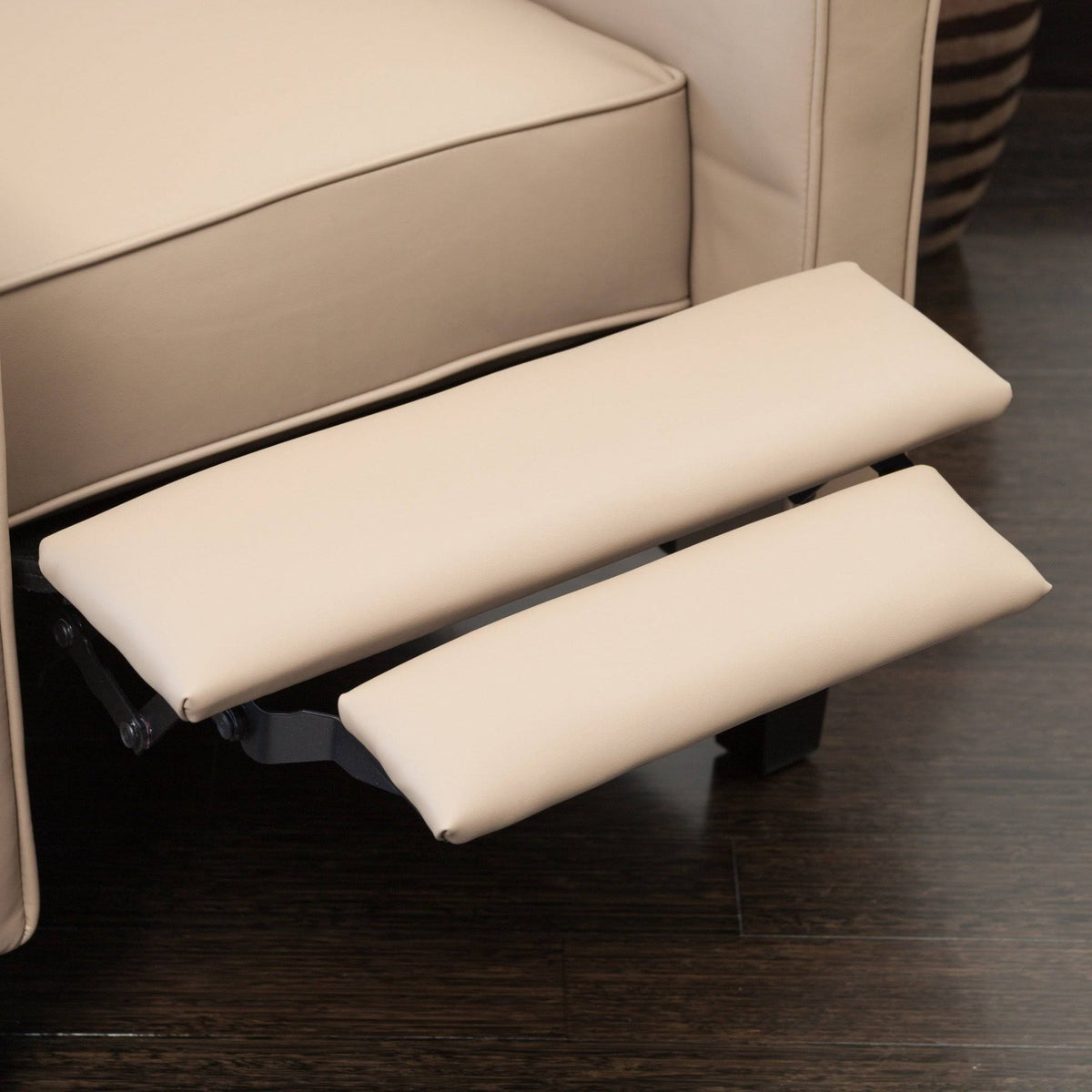 Brown Recliner Club Chair Q888106